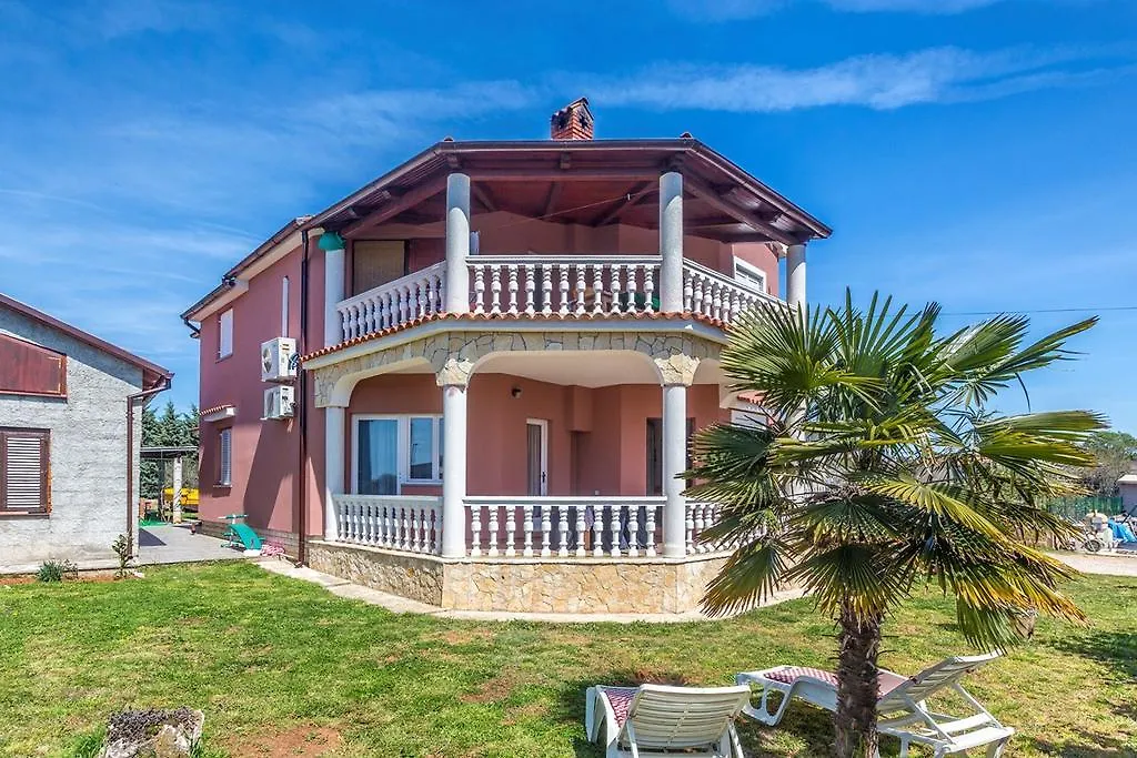 Apartment Chude Pula