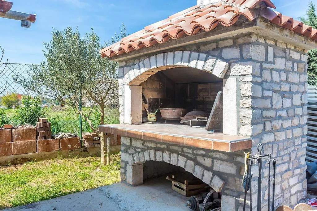 Apartments Chude Pula Croatia