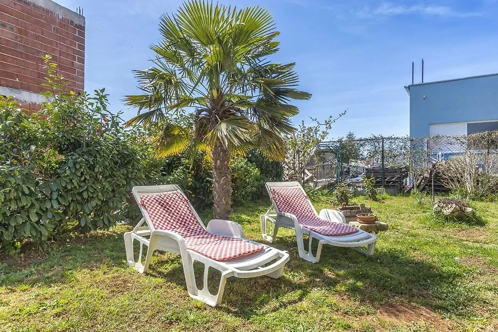 Apartments Chude Pula