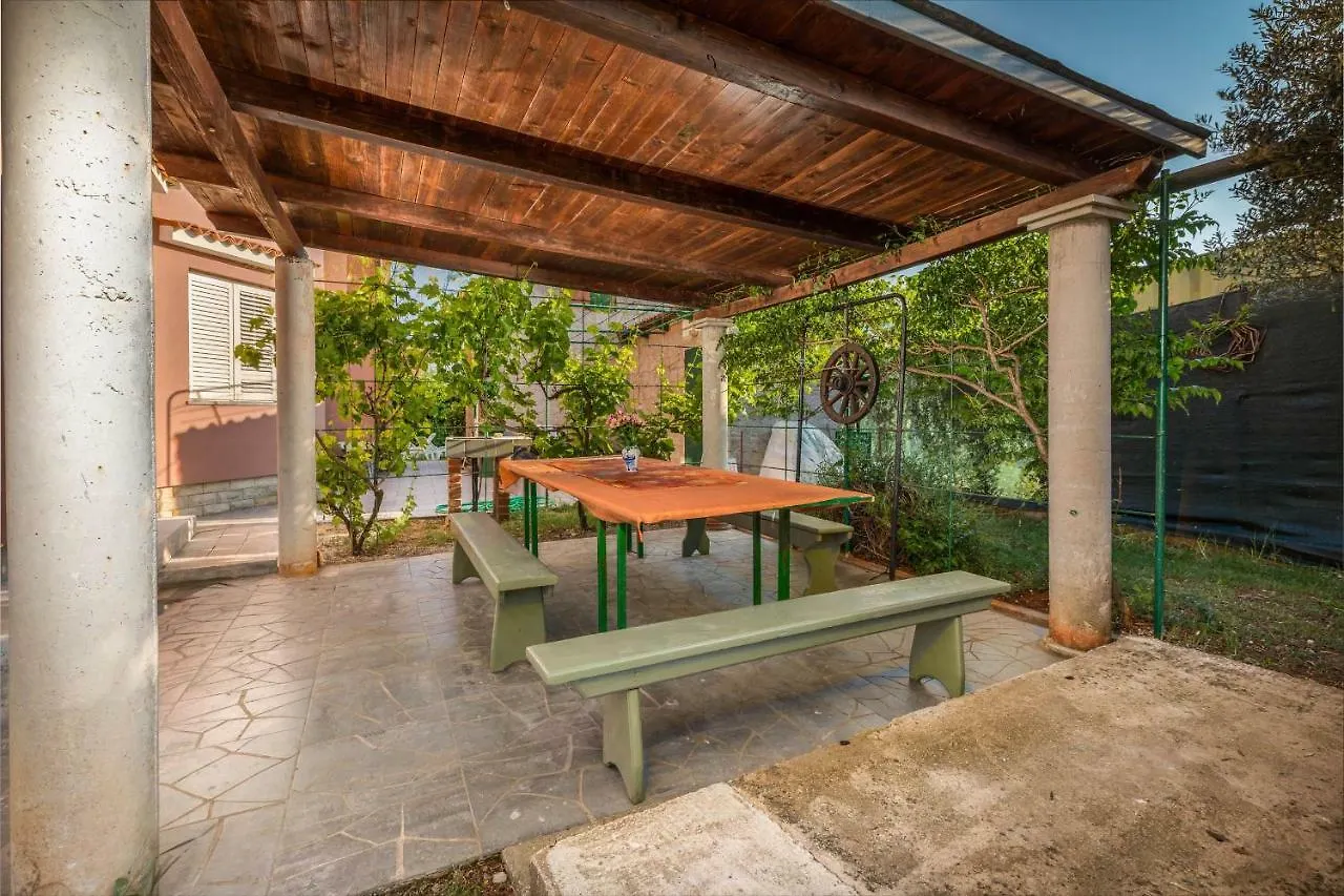 Apartments Chude Pula