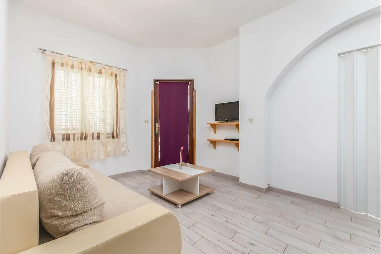 Apartments Chude Pula